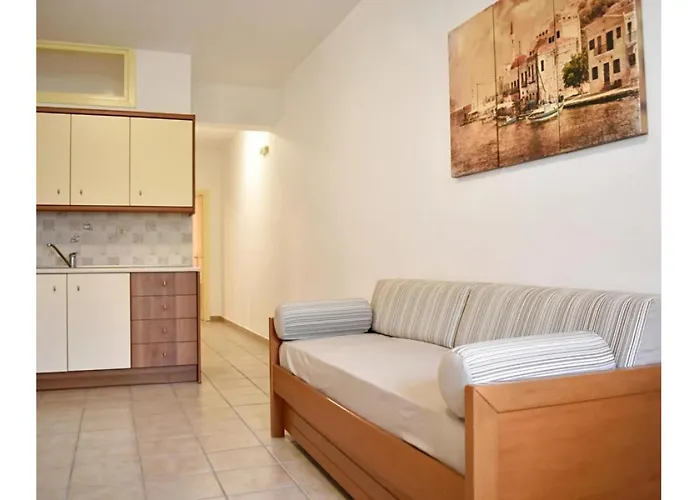 Apartment Manolika 2 *